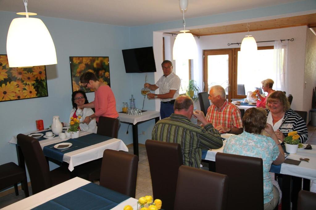 Ferienweingut Serwaziwein Mesenich Luaran gambar
